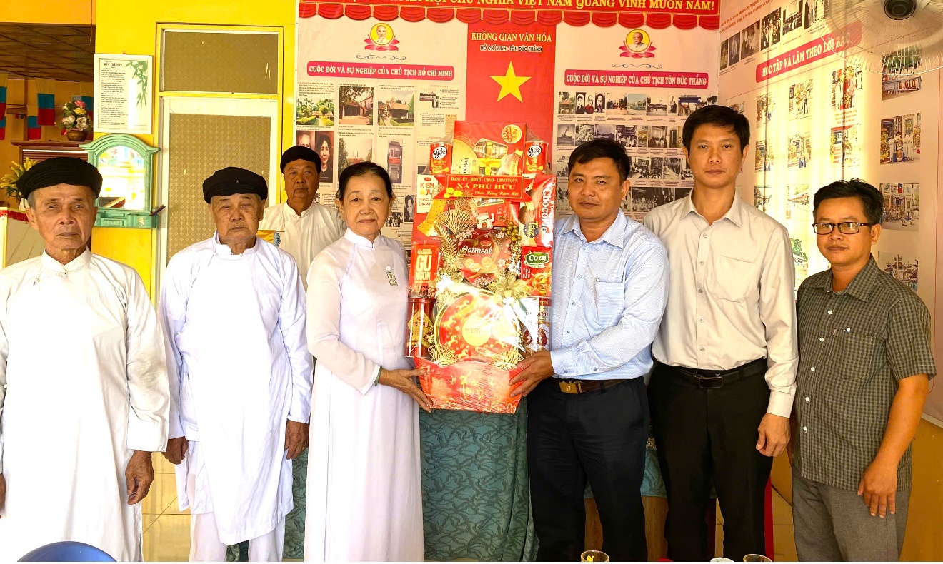 Description: D:\hoc dao cao dai 1.jpg