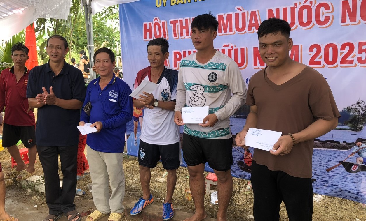 Description: D:\hoi thao 3.jpg